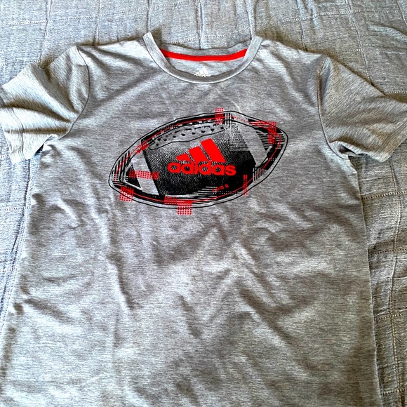 Boys Adidas Climalite Dry fit shirts - Picture 1 of 2
